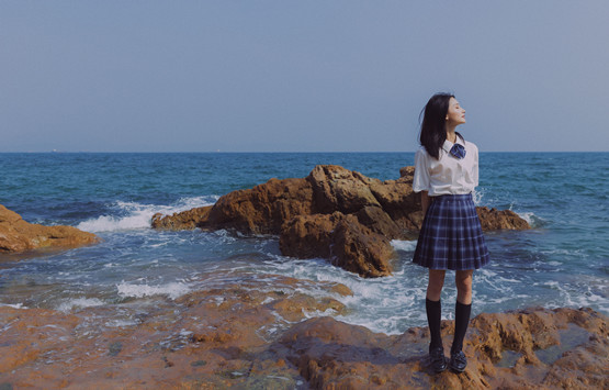 穿着JK去看海吧