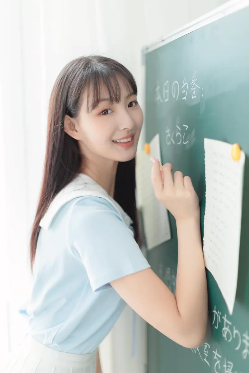 丝袜美腿职业装小姐姐