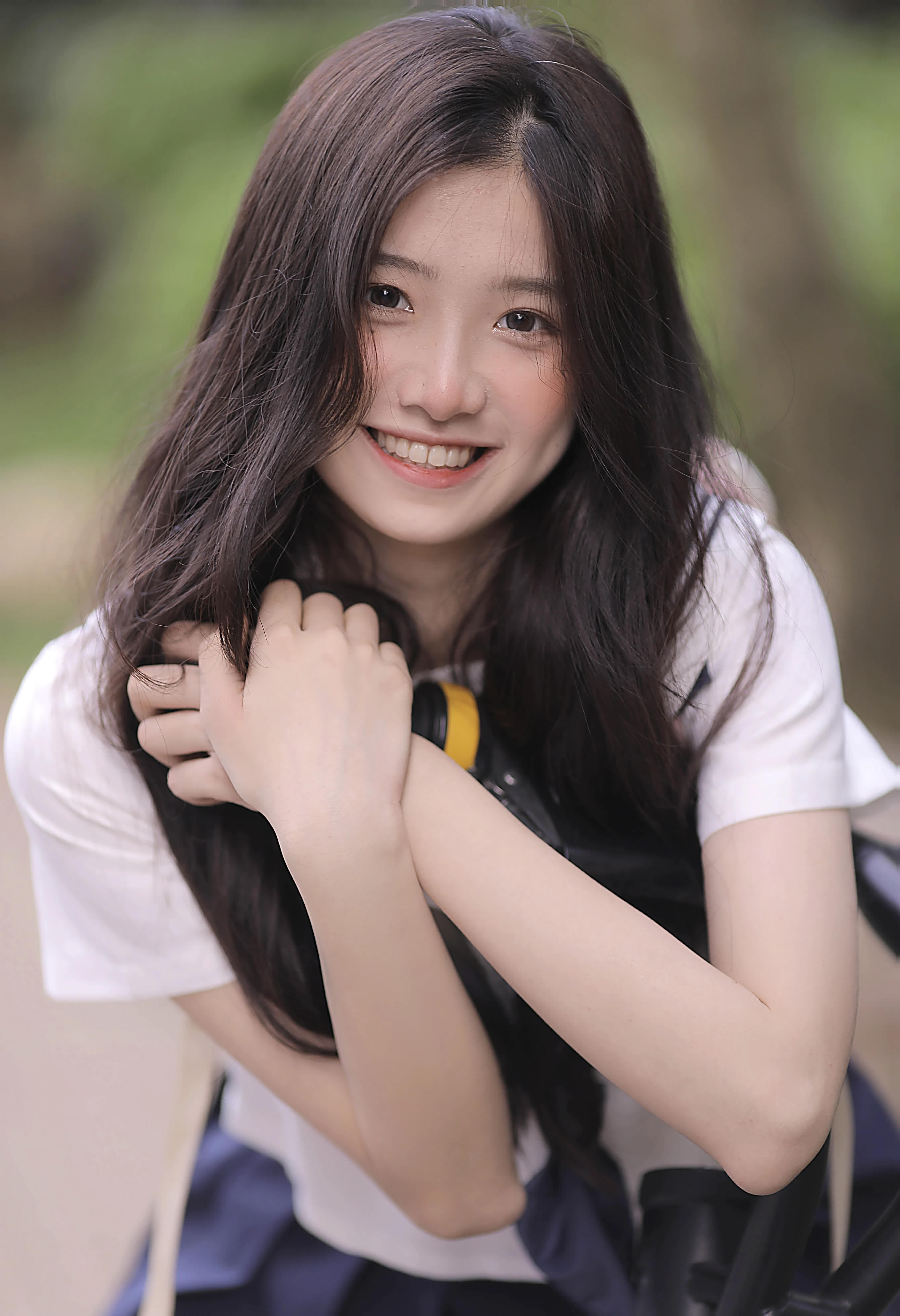 布料厚实不透版型好看 好喜欢比较硬的上衣穿上很挺 码数也很正