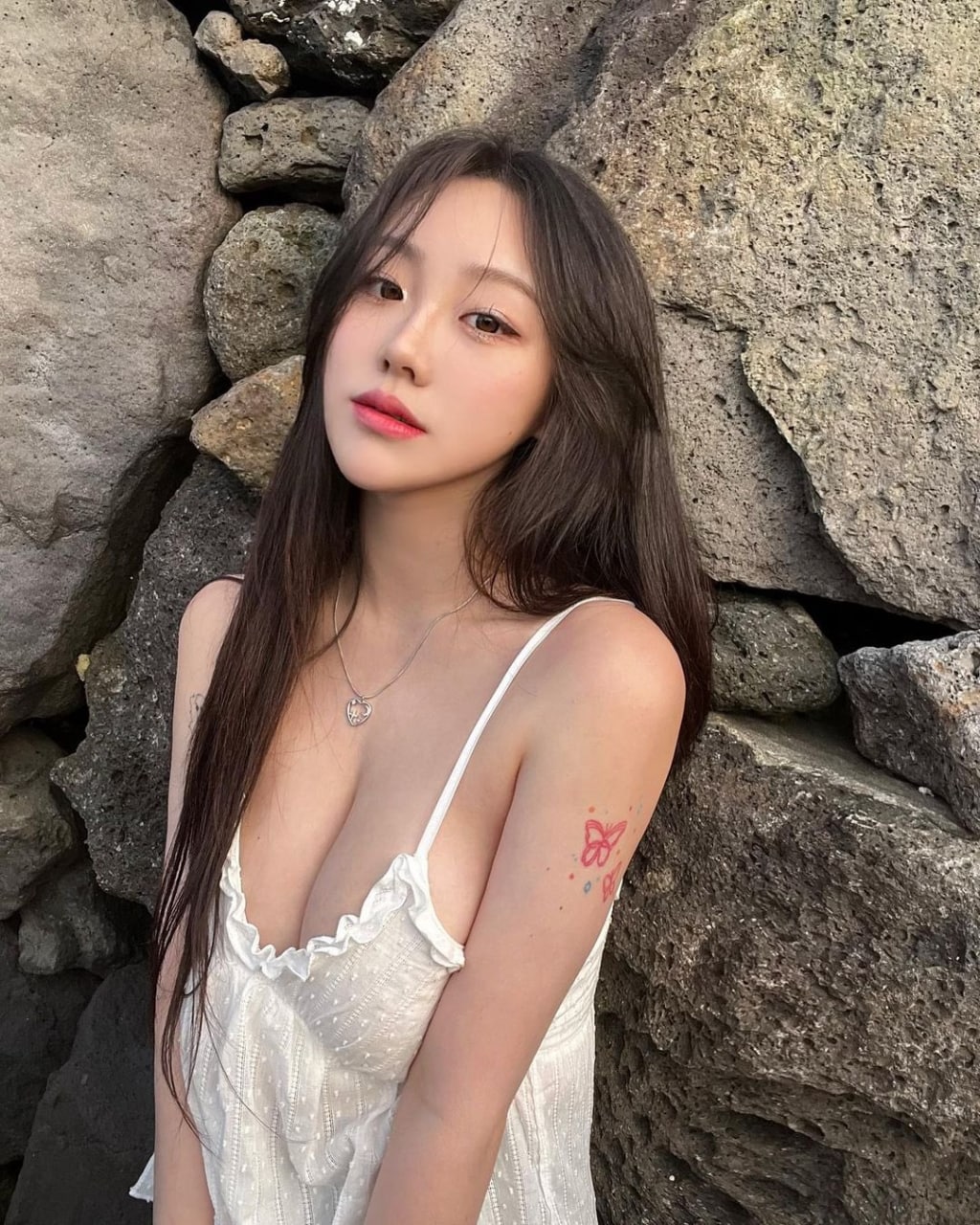 娜娜莉小姐姐自拍美照