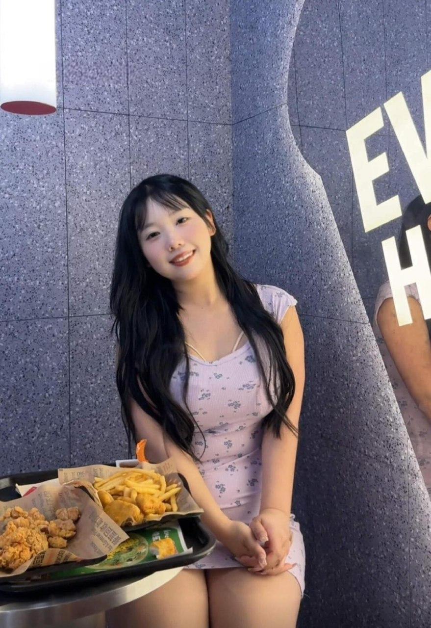 眼镜妹自拍小美