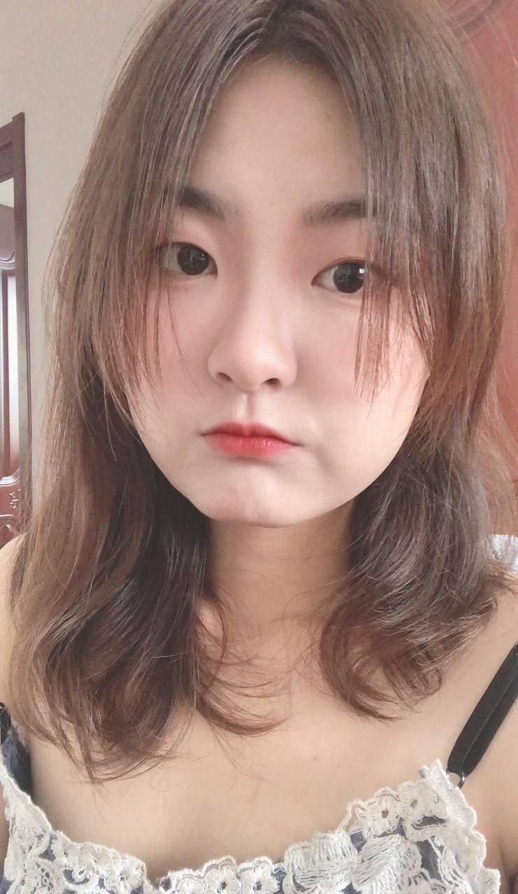 琪琪小姐姐自拍照