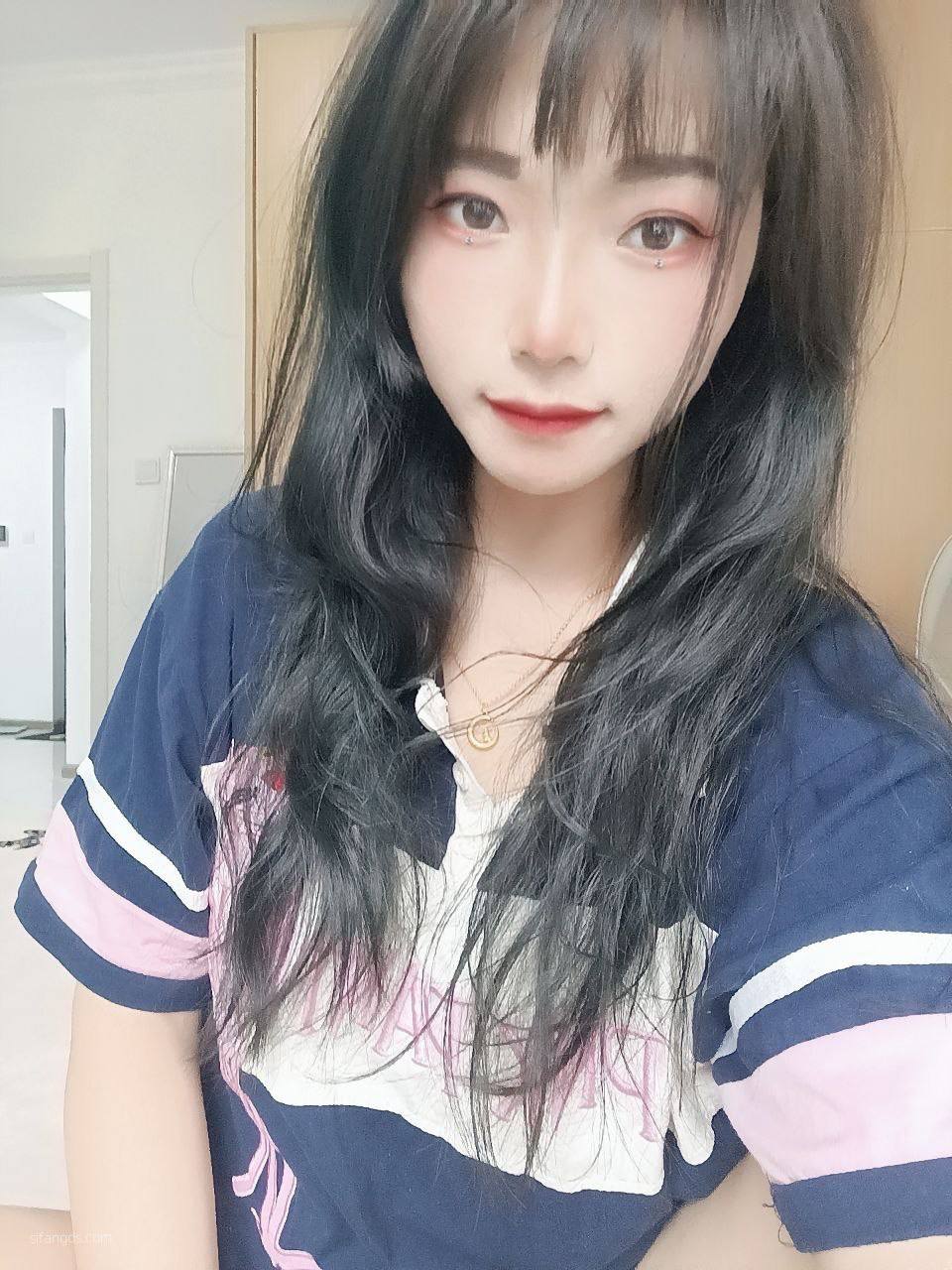 小姐姐自拍美腿白袜