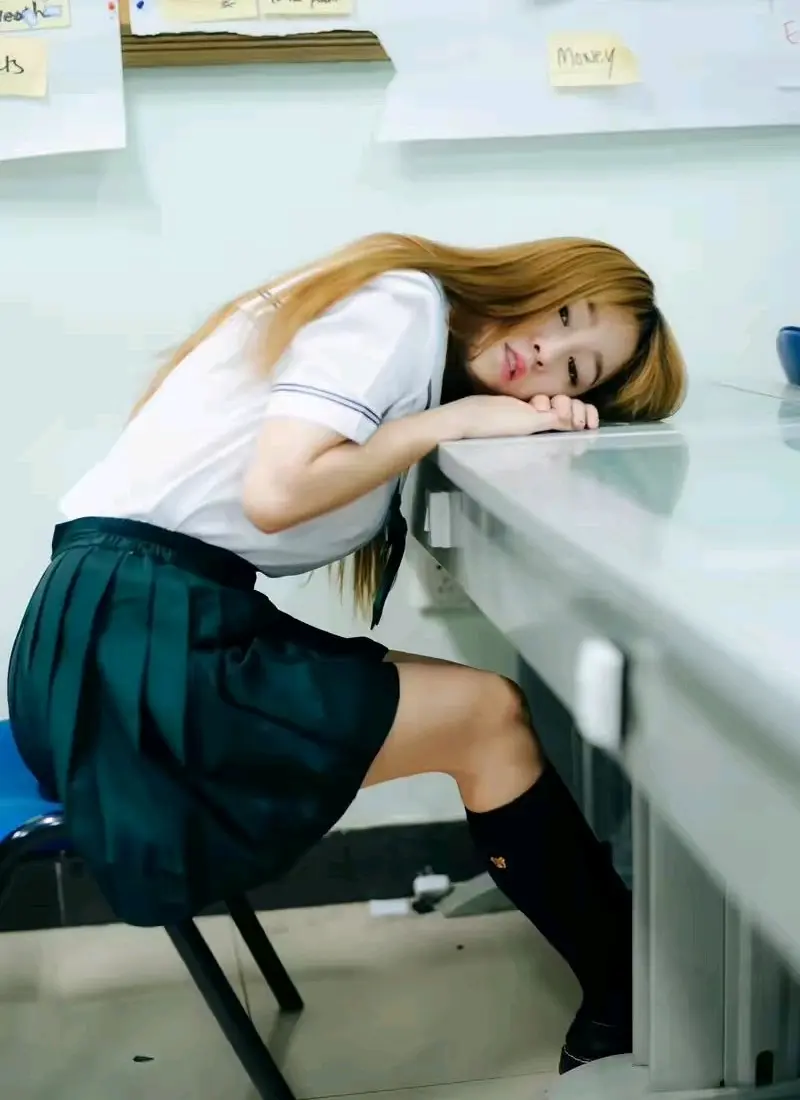 jk制服公园里的小阶梯