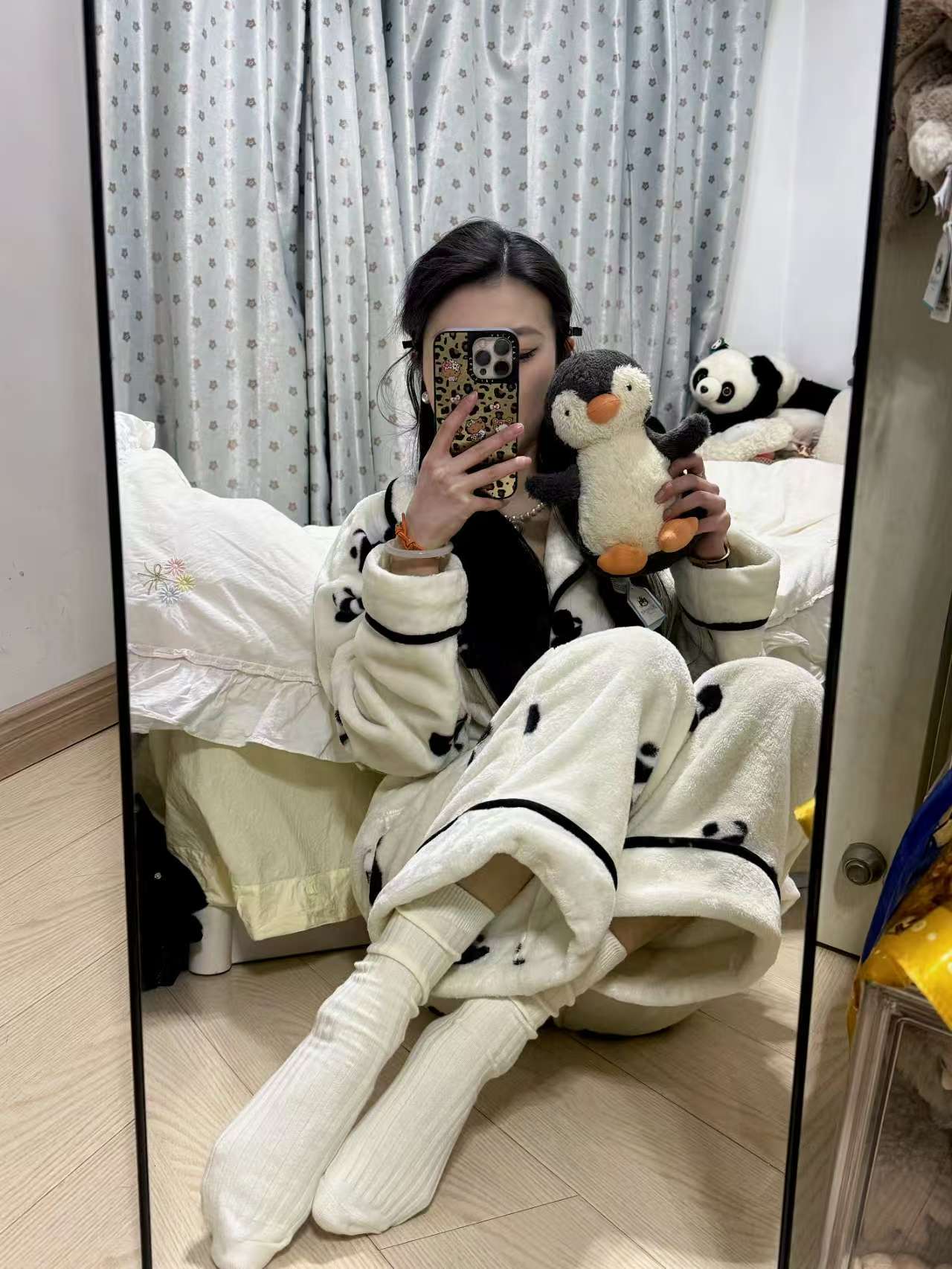 【居家私房写真】《少女的房间》一袭白衣长裙白袜子美少女