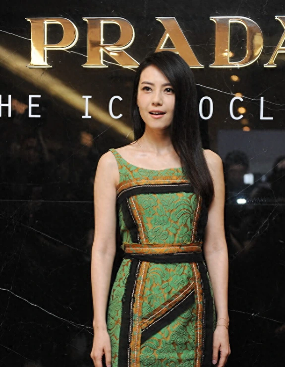 眼镜妹小姐姐小若