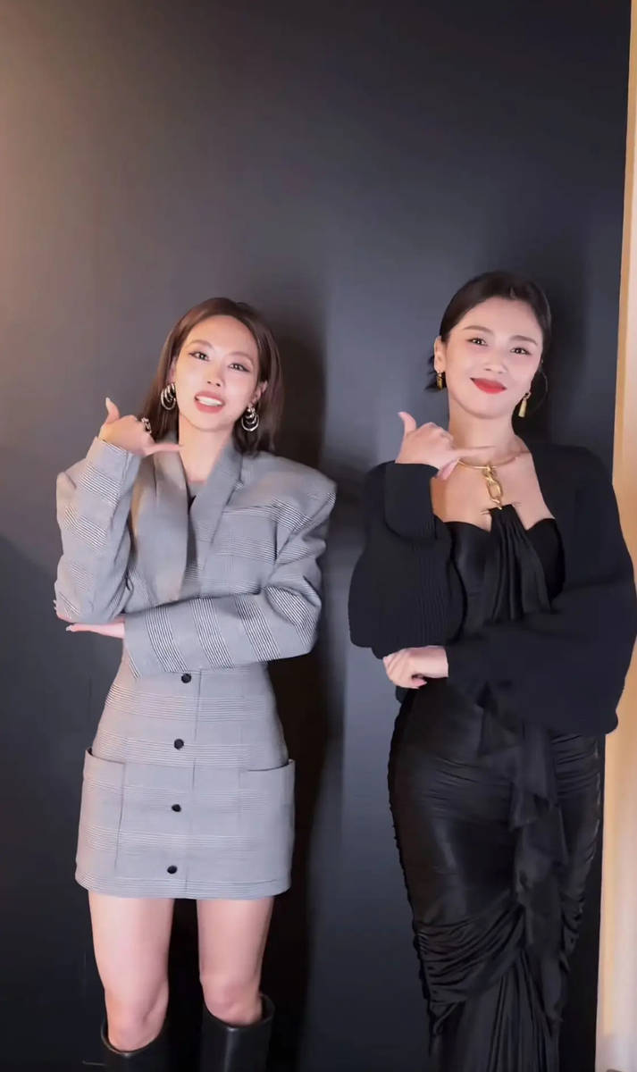 宋茜分享和金晨合照 两人穿着礼裙贴贴超有爱