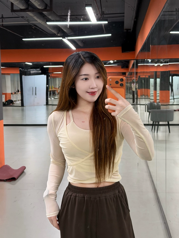 好看，穿起来舒服，挺聚拢的，是我想要的款式，爱了爱了