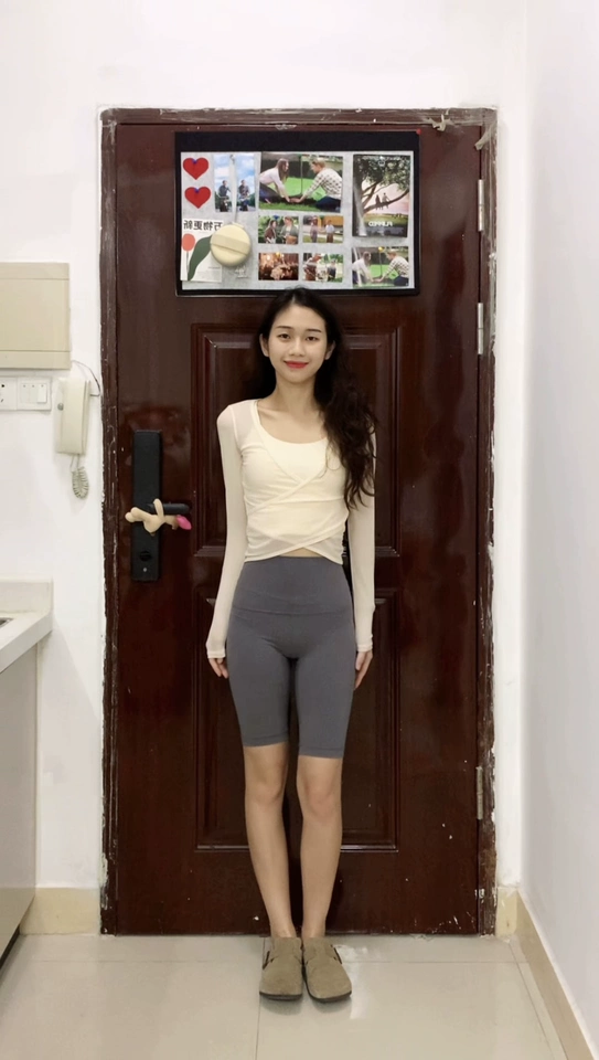 面料很舒适，没有色差，大小版型都特别合身，非常喜欢！