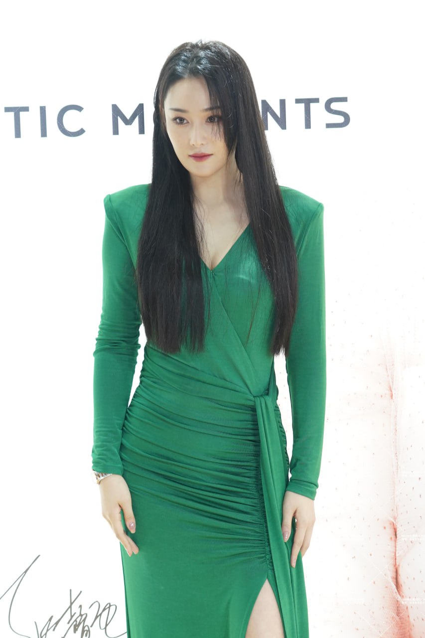 小姐姐酒店自拍照