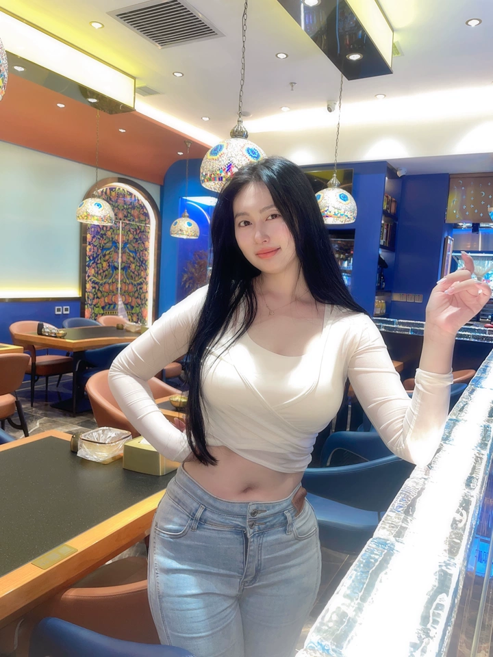 好喜欢这个两件套，一衣两穿，款式也好好看，搭配水滴灰好亮眼，爱啦爱啦！