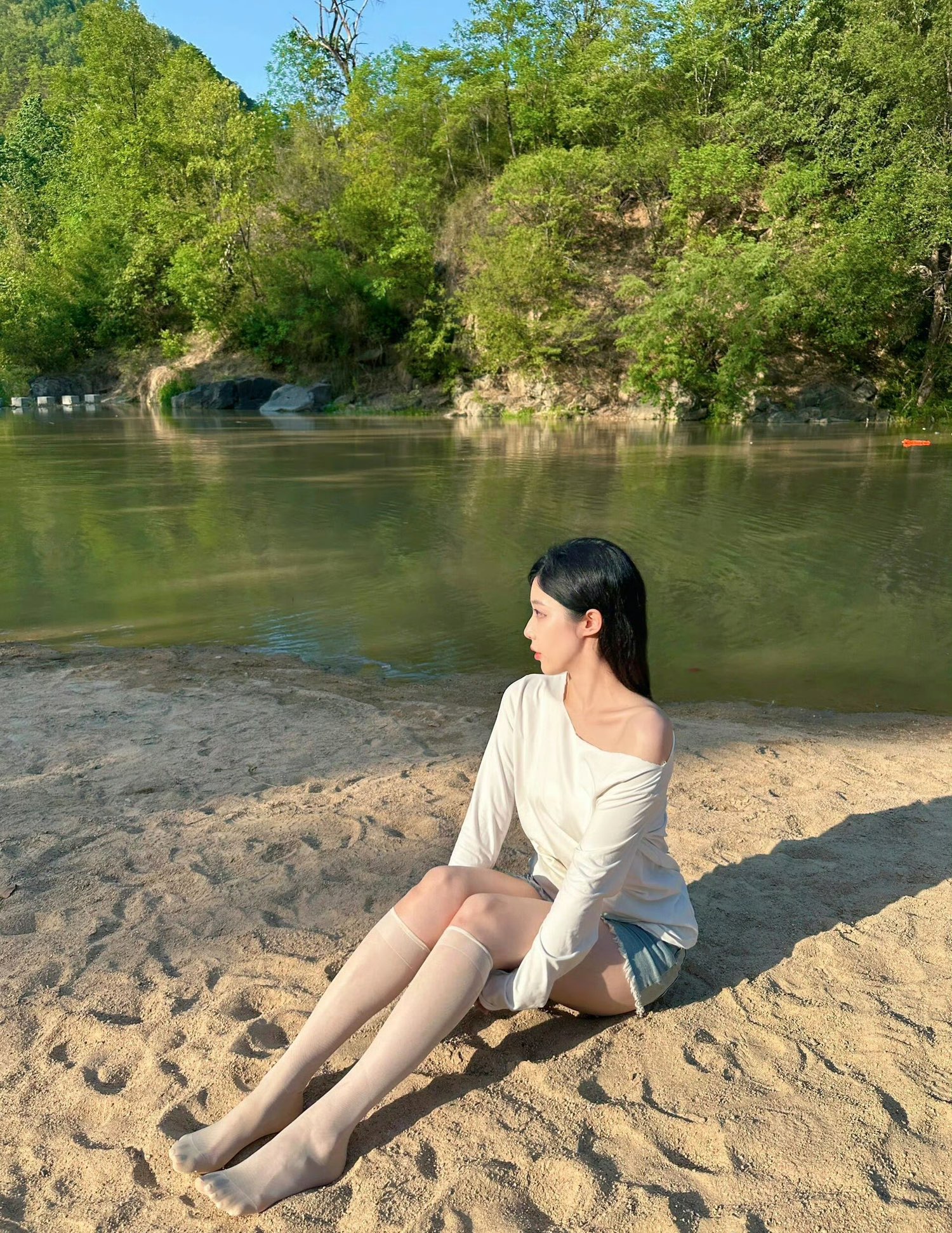 【外拍】冬天不露腿穿搭_此刻想买雪地靴的心达到了顶峰