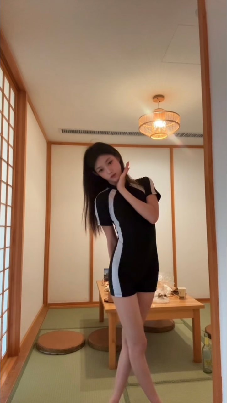 婉婉小姐姐自拍照