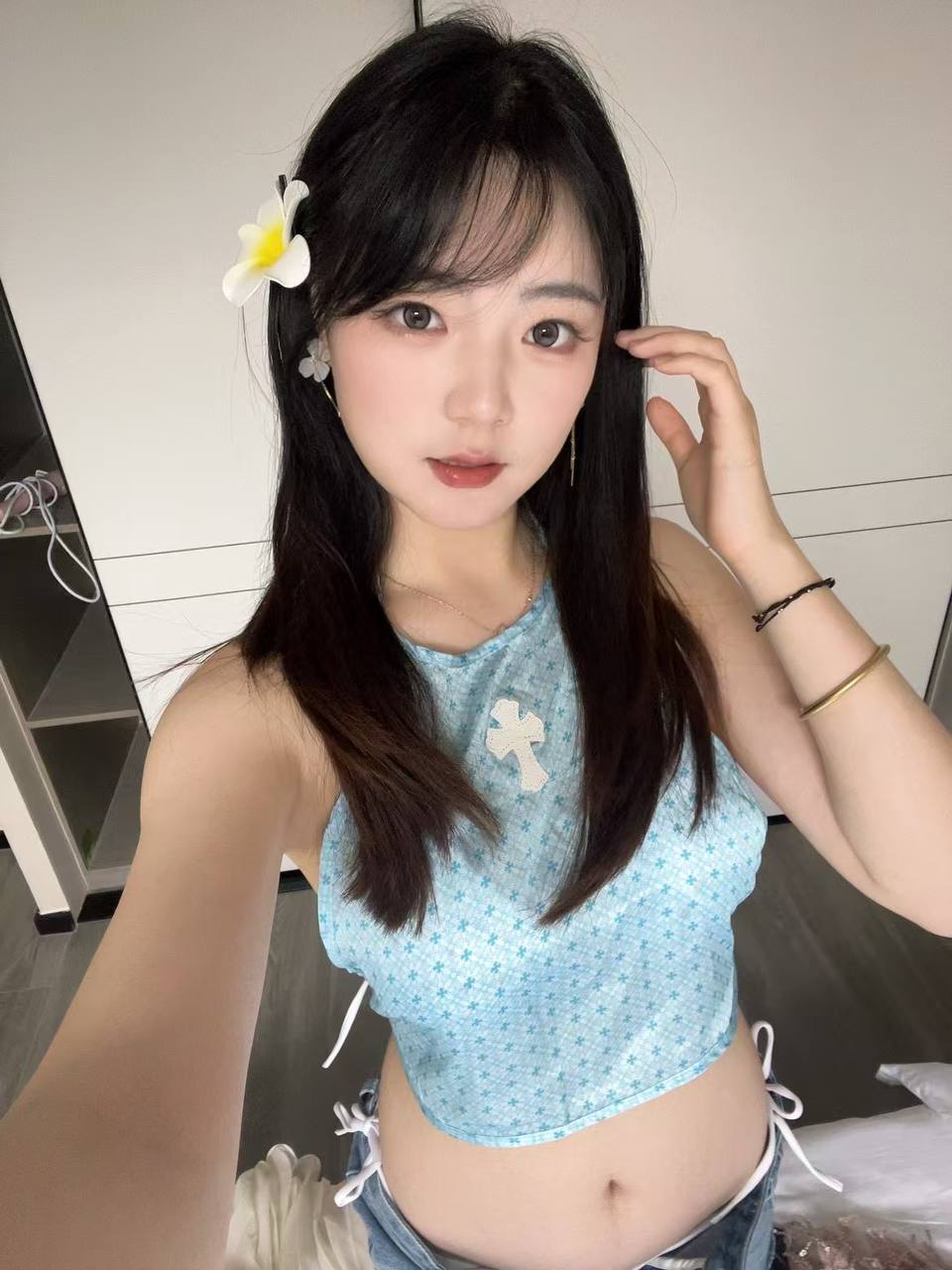 静静小姐姐自拍照