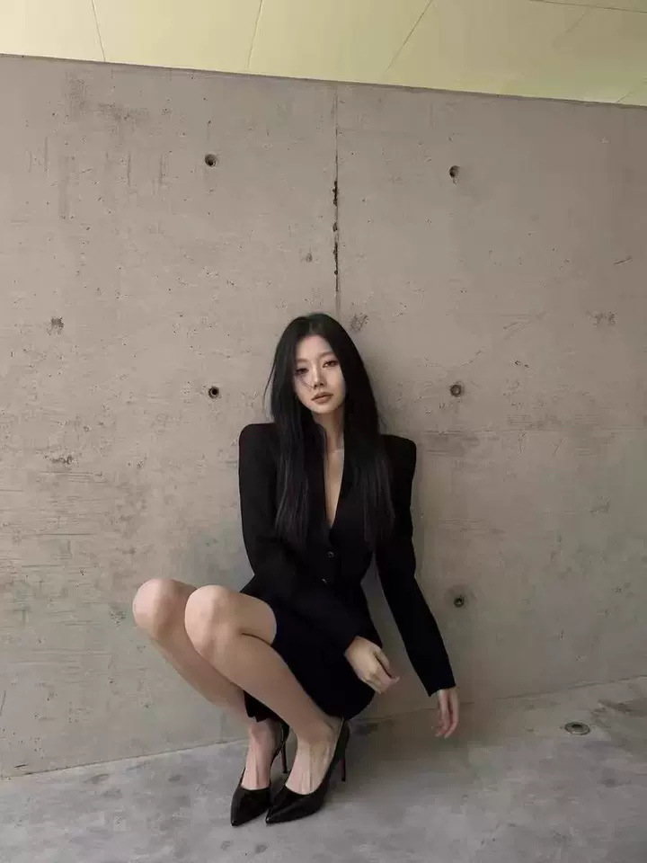 设计太好了，非常的有感觉，价格又实惠，大家的购买摸着也舒服，很好搭衣服 很喜欢，姐妹不要犹豫