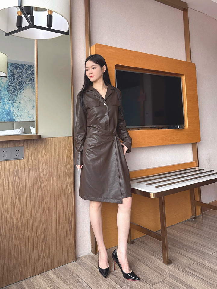 实物比照片好看很多 上脚好看 穿久了也不磨脚 是很不错的一次 购物体验 推荐购买