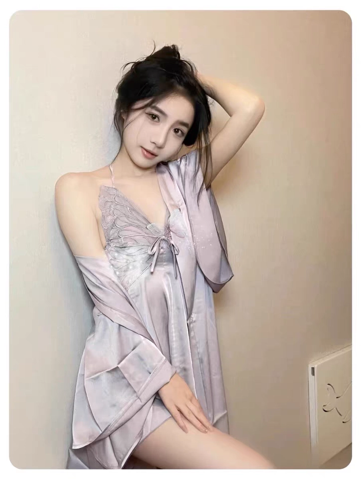 送给闺蜜的新婚礼物，闺蜜很喜欢！说衣服质量也非常好