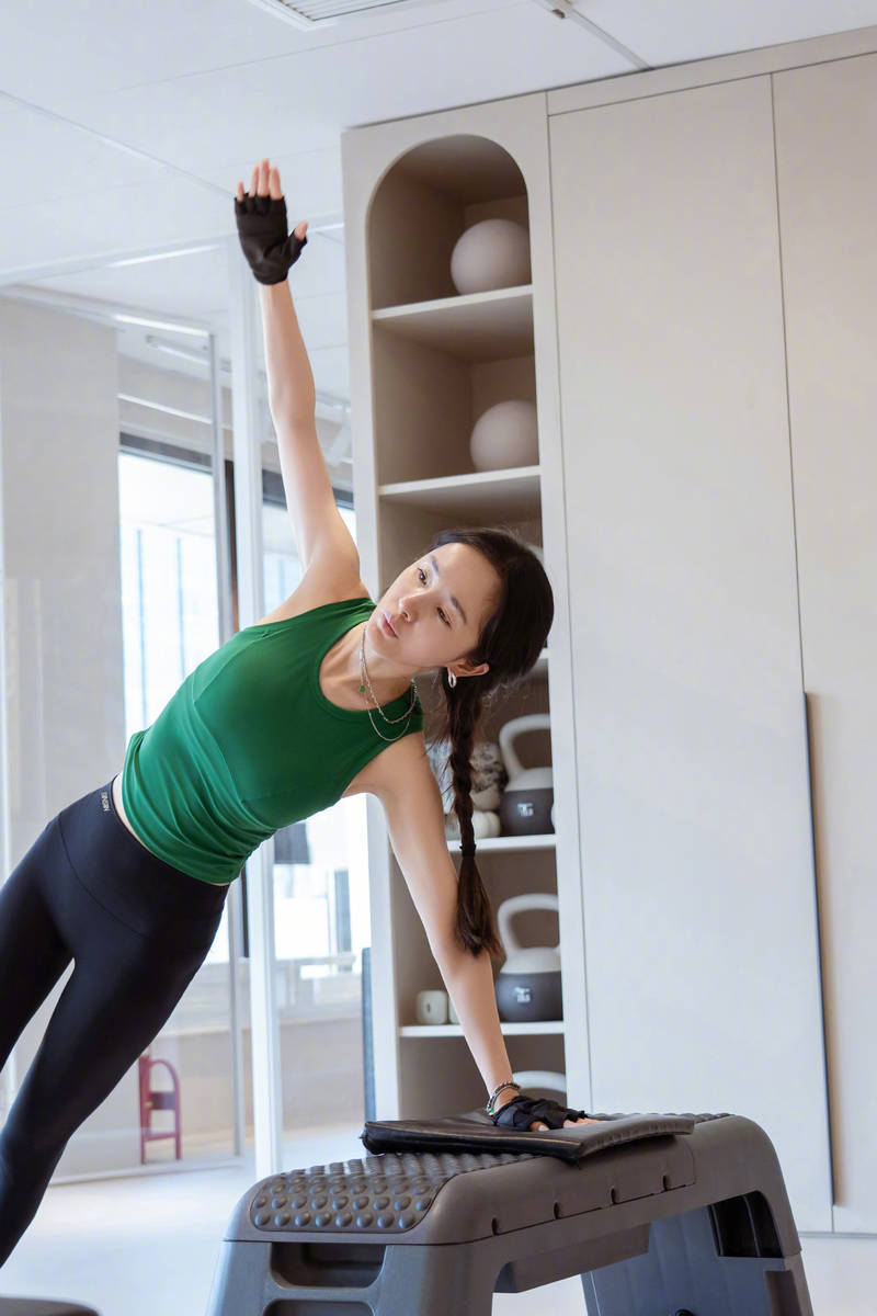 写真_丨洛璃_LoLiSAMA_-_吉他妹妹