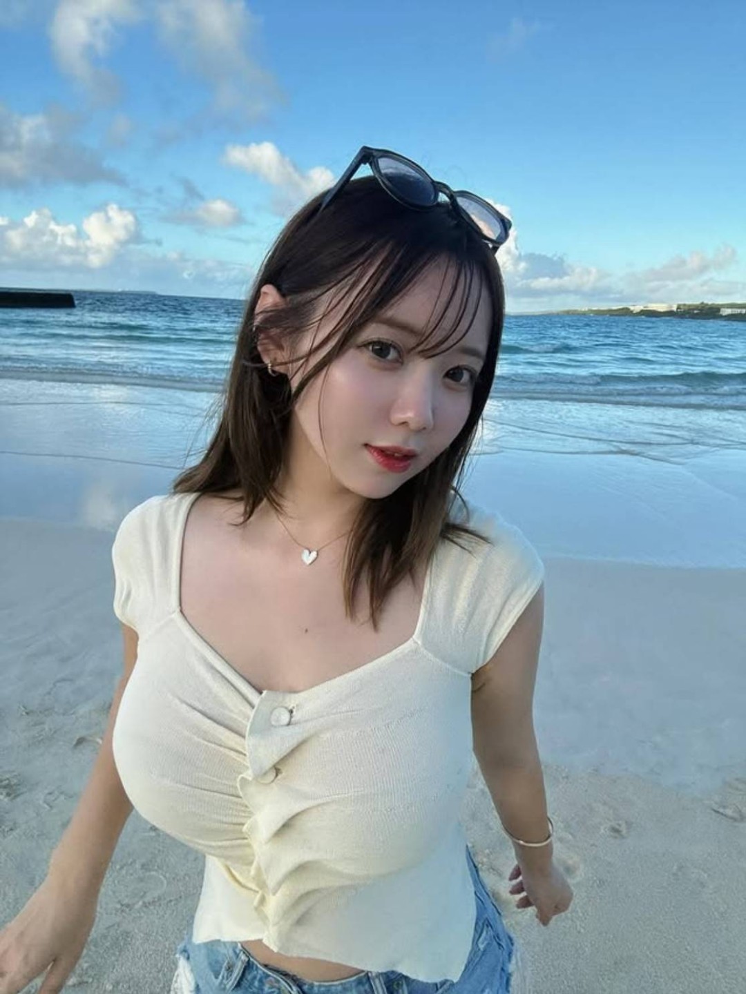 日本网红まりちゃん福利图赏:脸蛋可爱 身材傲人