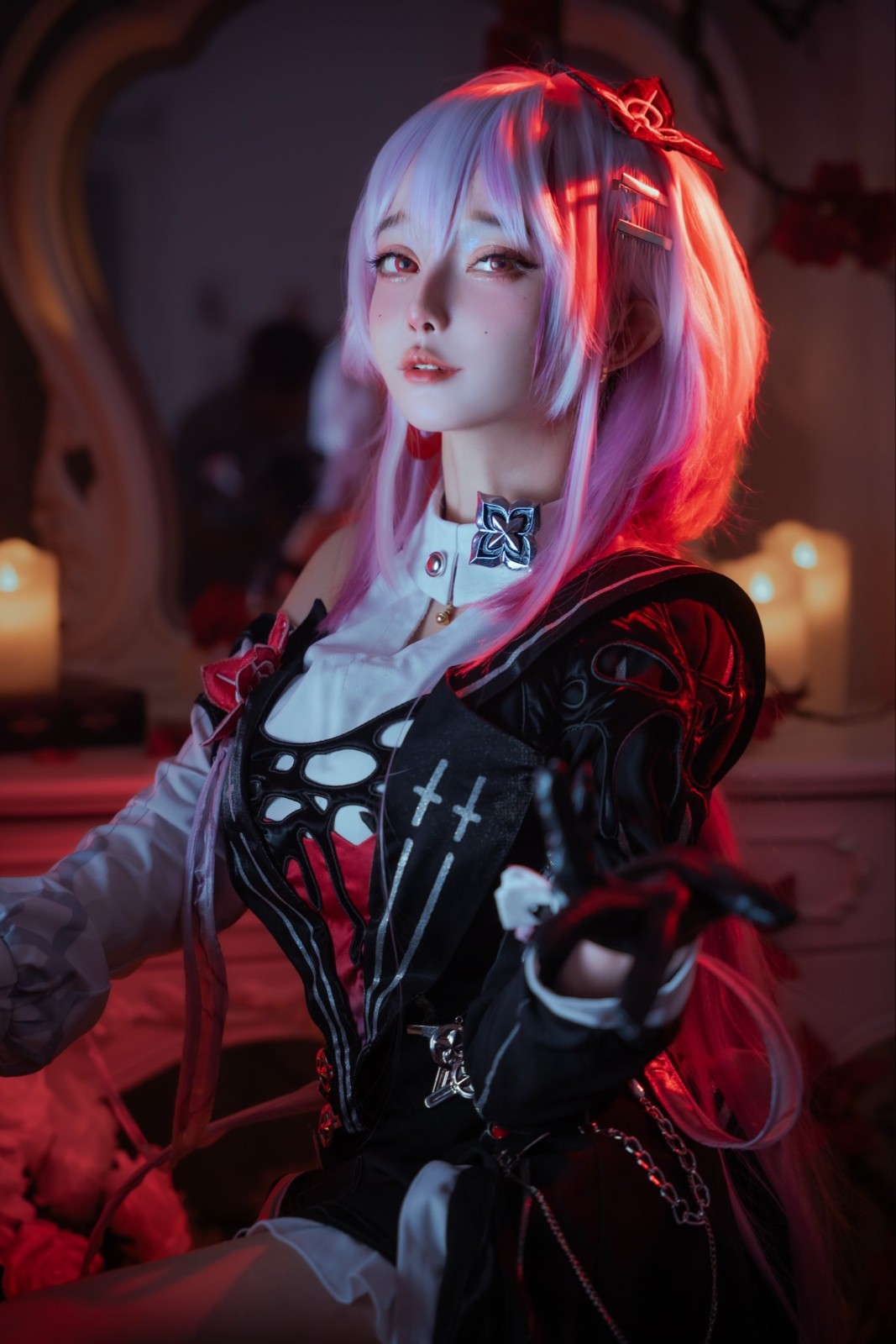 国外美女Cos《怪物猎人：荒野》阿尔玛 还原度赛高