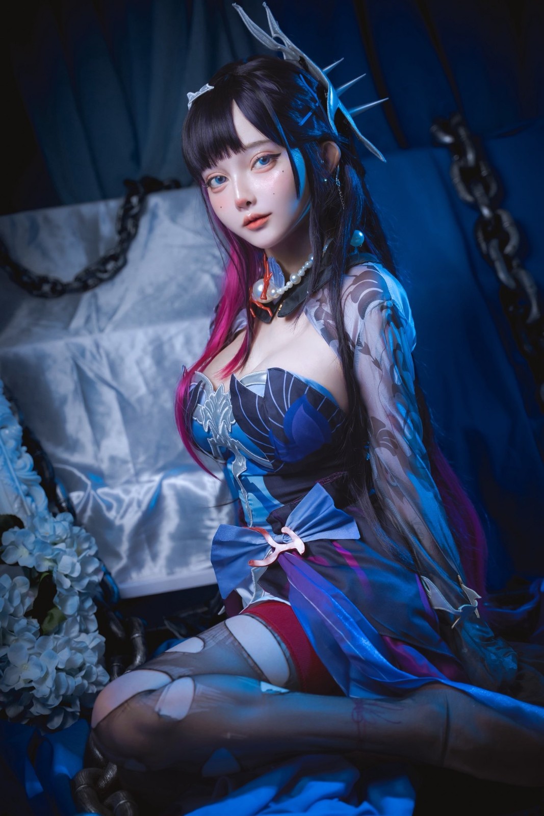 国外美女Cos《怪物猎人：荒野》阿尔玛 还原度赛高