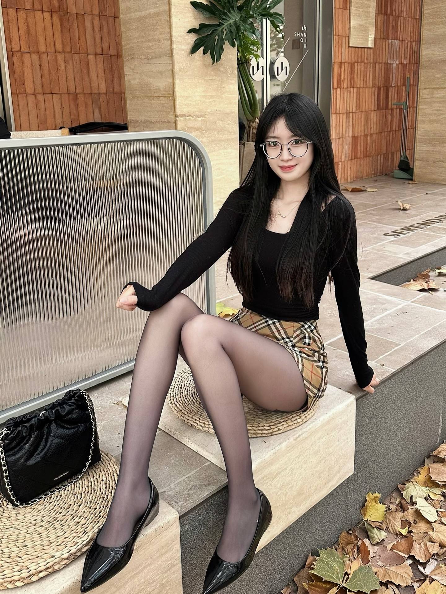 景区里偶遇漂亮气质的美女！ 